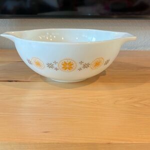 Vintage Antique Pyrex 4QT. Dish